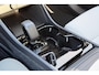 Volvo EX40 Single Motor Extended Range Ultra Europa 82 kWh | 45th Anniversary Edition | Panoramisch schuif-/ kanteldak | Elektrische voorstoelen met geheugenfunctie | Harman Kardon | +2 jaar extra verlengde garantie | Extra getint glas | Stoel-/ stuurwielverwarming | Driver assist | 20 inch. lichtmetalen velgen | verwarmde achterbank