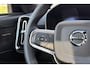 Volvo EX40 Single Motor Extended Range Ultra Europa 82 kWh | 45th Anniversary Edition | Panoramisch schuif-/ kanteldak | Elektrische voorstoelen met geheugenfunctie | Harman Kardon | +2 jaar extra verlengde garantie | Extra getint glas | Stoel-/ stuurwielverwarming | Driver assist | 20 inch. lichtmetalen velgen | verwarmde achterbank