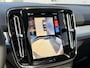 Volvo EX40 Single Motor Extended Range Ultra Europa 82 kWh | 45th Anniversary Edition | Panoramisch schuif-/ kanteldak | Harman Kardon | Elektrisch verstelbare voorstoelen met geheugen functie | 5 jaar garantie - (2 jaar extra fabrieksgarantie) | 20 inch lichtmetalen velgen | Extra getint glas achter | Verwarmde voorstoelen en stuurwiel | Pilot assist | Adaptieve cruise control