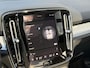 Volvo EX40 Single Motor Extended Range Ultra Europa 82 kWh | 45th Anniversary Edition | Panoramisch schuif-/ kanteldak | Harman Kardon | Elektrisch verstelbare voorstoelen met geheugen functie | 5 jaar garantie - (2 jaar extra fabrieksgarantie) | 20 inch lichtmetalen velgen | Extra getint glas achter | Verwarmde voorstoelen en stuurwiel | Pilot assist | Adaptieve cruise control