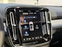 Volvo EX40 Single Motor Extended Range Ultra Europa 82 kWh | 45th Anniversary Edition | Panoramisch schuif-/ kanteldak | Harman Kardon | Elektrisch verstelbare voorstoelen met geheugen functie | 5 jaar garantie - (2 jaar extra fabrieksgarantie) | 20 inch lichtmetalen velgen | Extra getint glas achter | Verwarmde voorstoelen en stuurwiel | Pilot assist | Adaptieve cruise control