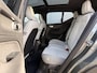 Volvo EX40 Single Motor Extended Range Ultra Europa 82 kWh | 45th Anniversary Edition | Panoramisch schuif-/ kanteldak | Harman Kardon | Elektrisch verstelbare voorstoelen met geheugen functie | 5 jaar garantie - (2 jaar extra fabrieksgarantie) | 20 inch lichtmetalen velgen | Extra getint glas achter | Verwarmde voorstoelen en stuurwiel | Pilot assist | Adaptieve cruise control