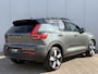 Volvo EX40 Single Motor Extended Range Ultra Europa 82 kWh | 45th Anniversary Edition | Panoramisch schuif-/ kanteldak | Harman Kardon | Elektrisch verstelbare voorstoelen met geheugen functie | 5 jaar garantie - (2 jaar extra fabrieksgarantie) | 20 inch lichtmetalen velgen | Extra getint glas achter | Verwarmde voorstoelen en stuurwiel | Pilot assist | Adaptieve cruise control
