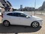 Volvo V40 1.6 T4 180 pk Momentum Winter-line