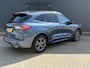 Ford Kuga 2.5 PHEV ST-Line X / Panorama schuifdak / 1.500 kg trekgewicht / Parkeer assistent / Navi / B&O audio / Apple Carplay Android / Stuur-, stoel- en achterbankverwarming / Elektr. stoel & klep / 18" LM wielen /
