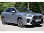 BMW X2 sDrive20i Launch Edition M-Sport | Pano | HUD | Harman Kardon | 360 Camera | Iconic Grille | Stoelverwarming | LED | Keyless | DAB l Etc.