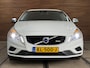 Volvo V60 1.6 T4 R-Design | Navi | Trekhaak | 180PK | Winter Pack | High Performance Audio | Leder/Alcantara