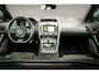 Jaguar F-Type 2.0T P300 R-Dynamic | LED | Panoramadak | Meridian Sound | PDC met Camera | Zeer Mooi! |