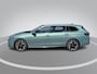 Volkswagen Passat Variant 1.5 eHybrid 272pk DSG R-Line Edition · Panoramadak · Inklap. Trekhaak · 360 Camera · Keyless · Matrix LED · Elek. Achterklep · Head-Up Display · Garantie t/m 13-11-2030 of 100.000km