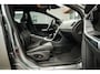 Volvo XC60 2.0 T6 FWD R-Design | Panorama | Trekhaak | Clima | Cruise | Bluetooth | Navi | Metalic | Mooi!