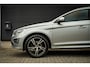 Volvo XC60 2.0 T6 FWD R-Design | Panorama | Trekhaak | Clima | Cruise | Bluetooth | Navi | Metalic | Mooi!