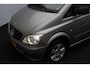 Mercedes-Benz Vito 113 CDI 320 Lang DC Luxe 2011 | Nette Bus | 1e Eigenaar | Dubbele cabine | NAP Nationale Autopas | Invalide Lift | Stuurwiel Bediening | Cruise Control | Airco | Parkeersensoren | Boekjes | 2 Sleutels