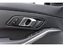 BMW 3-Serie Touring 330e xDrive Pano H&K Trek Grote Accu 360