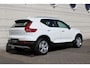 Volvo XC40 T4 Automaat Momentum Pro | Bandenspanningscontrolesysteem | lederen/stof bekleding | Navigatiesysteem full map + hard disk | Voorstoelen in hoogte verstelbaar | Bagage-scheidingsnet | Achteruitrijcamera | Trekhaak automatisch uitklapbaar | lederen versnellingspook | Elektrische ramen voor en achter | Centrale deurvergrendeling met afstandsbediening