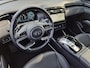 Hyundai Tucson 1.6 T-GDI PHEV Premium 4WD / Fabrieksgarantie tot 11-2028 / Dealer onderhouden / Trekgewicht 1350 kg / Rondomzicht camera / Stuur- Stoel & Achterbank verwarming / Adaptief cruise control / Stoelventilatie / Elektrische achterklep /