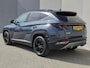 Hyundai Tucson 1.6 T-GDI PHEV Premium 4WD / Fabrieksgarantie tot 11-2028 / Dealer onderhouden / Trekgewicht 1350 kg / Rondomzicht camera / Stuur- Stoel & Achterbank verwarming / Adaptief cruise control / Stoelventilatie / Elektrische achterklep /