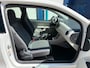 Volkswagen Up! 1.0 move up! BlueMotion 75pk 3-drs / AIRCO / NAVI / BT / APK 06-27