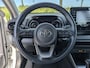 Toyota Yaris 1.5 Hybrid Dynamic | Nieuwe All seaons | Parelmoer | Camera | Keyless | ACC | Navi | Carplay