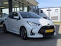 Toyota Yaris 1.5 Hybrid Dynamic | Nieuwe All seaons | Parelmoer | Camera | Keyless | ACC | Navi | Carplay
