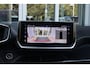 Peugeot 2008 1.2 Hybrid 145PK AUTOMAAT GT PACK | ELEKTRISCH BEDIENBARE BESTUURDERSSTOEL | NAVIGATIE | FULL LED KOPLAMPEN | DRAADLOZE APPLE CARPLAY/ANDROID AUTO | ADAPTIVE CRUISE CONTROL | CAMERA VOOR + ACHTER | CLIMATE CONTROL | LICHTMETALEN VELGEN 17" | KEYLESS ENTRY/START | DAB+ RADIO | ALCANTARA/LEDEREN BEKLEDING | DODEHOEK DETECTIE | PARKEERSENSOREN VOOR + ACHTER | STOEL VERWARMING | DRAADLOZE TELEFOONLADER |
