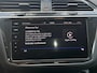 Volkswagen Tiguan 1.5 TSI R-Line Business+ | Elektr. trekhaak | Schuif-/kanteldak | Lederen bekleding | Stoelmemory