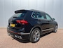 Volkswagen Tiguan 1.5 TSI R-Line Business+ | Elektr. trekhaak | Schuif-/kanteldak | Lederen bekleding | Stoelmemory