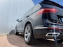 Volkswagen Tiguan 1.5 TSI R-Line Business+ | Elektr. trekhaak | Schuif-/kanteldak | Lederen bekleding | Stoelmemory