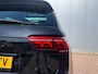 Volkswagen Tiguan 1.5 TSI R-Line Business+ | Elektr. trekhaak | Schuif-/kanteldak | Lederen bekleding | Stoelmemory