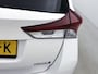 Toyota Auris Touring Sports 1.8 Hybrid Executive | Panoramadak | Parkeersensoren voor+achter met assistent | Stoelverwarming | Trekhaak | Navigatie | Climate Control |