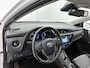 Toyota Auris Touring Sports 1.8 Hybrid Executive | Panoramadak | Parkeersensoren voor+achter met assistent | Stoelverwarming | Trekhaak | Navigatie | Climate Control |