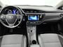 Toyota Auris Touring Sports 1.8 Hybrid Executive | Panoramadak | Parkeersensoren voor+achter met assistent | Stoelverwarming | Trekhaak | Navigatie | Climate Control |