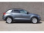 Volkswagen T-Roc 1.0 TSI 110pk Style | Trekhaak | Allseason banden | Navigatie