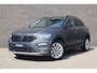 Volkswagen T-Roc 1.0 TSI 110pk Style | Trekhaak | Allseason banden | Navigatie