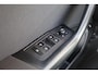Volkswagen T-Roc 1.0 TSI 110pk Style | Trekhaak | Allseason banden | Navigatie