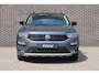 Volkswagen T-Roc 1.0 TSI 110pk Style | Trekhaak | Allseason banden | Navigatie