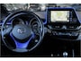 Toyota C-HR / C-HR+ 1.8 Hybrid Bi-Tone Plus |leder|goed onderhouden|navi|stoelverwarming|JBL|