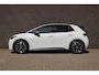 Volkswagen ID.3 First Plus 204pk 58 kWh | Led matrix | Navigatie | Steunhaak