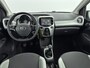 Toyota Aygo 1.0 VVT-i x-play | Airco | Achteruitrijcamera | Bluetooth | Elektrische ramen voor | Elektrisch verstelbare spiegels |