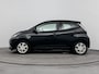 Toyota Aygo 1.0 VVT-i x-play | Airco | Achteruitrijcamera | Bluetooth | Elektrische ramen voor | Elektrisch verstelbare spiegels |