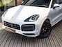 Porsche Cayenne 3.0 E-Hybrid Platinum Edition | SPORTDESIGN | SPORTCHRONO | SPORTUITLAATSYSTEEM | PANORAMA/SCHUIF-KANTELDAK | PASM LUCHTVERING | 21 INCH | 18-WEG STOELEN | ACHTERUITRIJCAMERA | ADAPTIVE CRUISE CONTROL | CARRARAWIT |