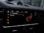 Porsche Cayenne 3.0 E-Hybrid Platinum Edition | SPORTDESIGN | SPORTCHRONO | SPORTUITLAATSYSTEEM | PANORAMA/SCHUIF-KANTELDAK | PASM LUCHTVERING | 21 INCH | 18-WEG STOELEN | ACHTERUITRIJCAMERA | ADAPTIVE CRUISE CONTROL | CARRARAWIT |