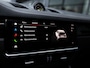 Porsche Cayenne 3.0 E-Hybrid Platinum Edition | SPORTDESIGN | SPORTCHRONO | SPORTUITLAATSYSTEEM | PANORAMA/SCHUIF-KANTELDAK | PASM LUCHTVERING | 21 INCH | 18-WEG STOELEN | ACHTERUITRIJCAMERA | ADAPTIVE CRUISE CONTROL | CARRARAWIT |
