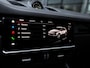 Porsche Cayenne 3.0 E-Hybrid Platinum Edition | SPORTDESIGN | SPORTCHRONO | SPORTUITLAATSYSTEEM | PANORAMA/SCHUIF-KANTELDAK | PASM LUCHTVERING | 21 INCH | 18-WEG STOELEN | ACHTERUITRIJCAMERA | ADAPTIVE CRUISE CONTROL | CARRARAWIT |