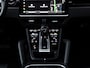 Porsche Cayenne 3.0 E-Hybrid Platinum Edition | SPORTDESIGN | SPORTCHRONO | SPORTUITLAATSYSTEEM | PANORAMA/SCHUIF-KANTELDAK | PASM LUCHTVERING | 21 INCH | 18-WEG STOELEN | ACHTERUITRIJCAMERA | ADAPTIVE CRUISE CONTROL | CARRARAWIT |