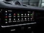 Porsche Cayenne 3.0 E-Hybrid Platinum Edition | SPORTDESIGN | SPORTCHRONO | SPORTUITLAATSYSTEEM | PANORAMA/SCHUIF-KANTELDAK | PASM LUCHTVERING | 21 INCH | 18-WEG STOELEN | ACHTERUITRIJCAMERA | ADAPTIVE CRUISE CONTROL | CARRARAWIT |