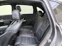 Mercedes-Benz B-klasse 200 AMG Line / Panoramadak/ Night/ Leder/ 19 inch/ Sfeerverlichting/ Carplay