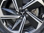 Mitsubishi Eclipse Cross 2.4 PHEV Intense+ / Fabrieksgarantie Tot 06-2027 / 1.500 kg trekgewicht / Elektrische bestuurdersstoel / Navigatie / Stoelverwarming / Apple Carplay/Android Auto / 18" LM wielen /