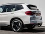 BMW iX3 High Executive 80 kWh SOH 97% Trekhaak/ Elek. panoramadak/ Harman-Kardon/ 360 camera/ Adapt. cruise