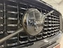 Volvo XC90 T8 Recharge AWD R-Design PANO/B&W/TREKHAAK/360CAMERA/22'/HEAD-UP/STANDKACHEL/MEMORY/GOOGLE/R-DESIGN VOL LEER/DONKERE-HEMEL/BLACK ALL BLACK/VOLLEDIG VOLVO DEALER HISTORIE