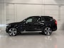 Volvo XC90 T8 Recharge AWD R-Design PANO/B&W/TREKHAAK/360CAMERA/22'/HEAD-UP/STANDKACHEL/MEMORY/GOOGLE/R-DESIGN VOL LEER/DONKERE-HEMEL/BLACK ALL BLACK/VOLLEDIG VOLVO DEALER HISTORIE